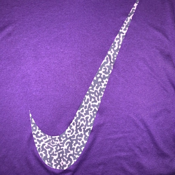 NIKE DRI-FIT WOMEN’S T-SHIRT - Picture 2 of 3